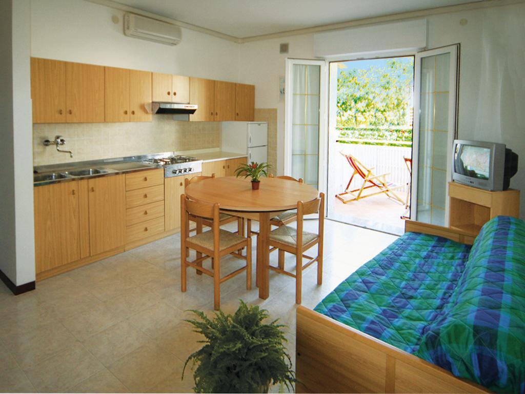 Apartamento Patrizia Lignano Sabbiadoro Exterior foto