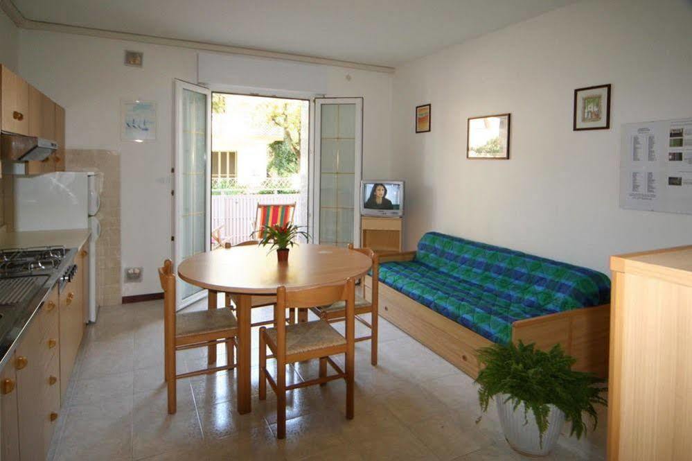 Apartamento Patrizia Lignano Sabbiadoro Exterior foto